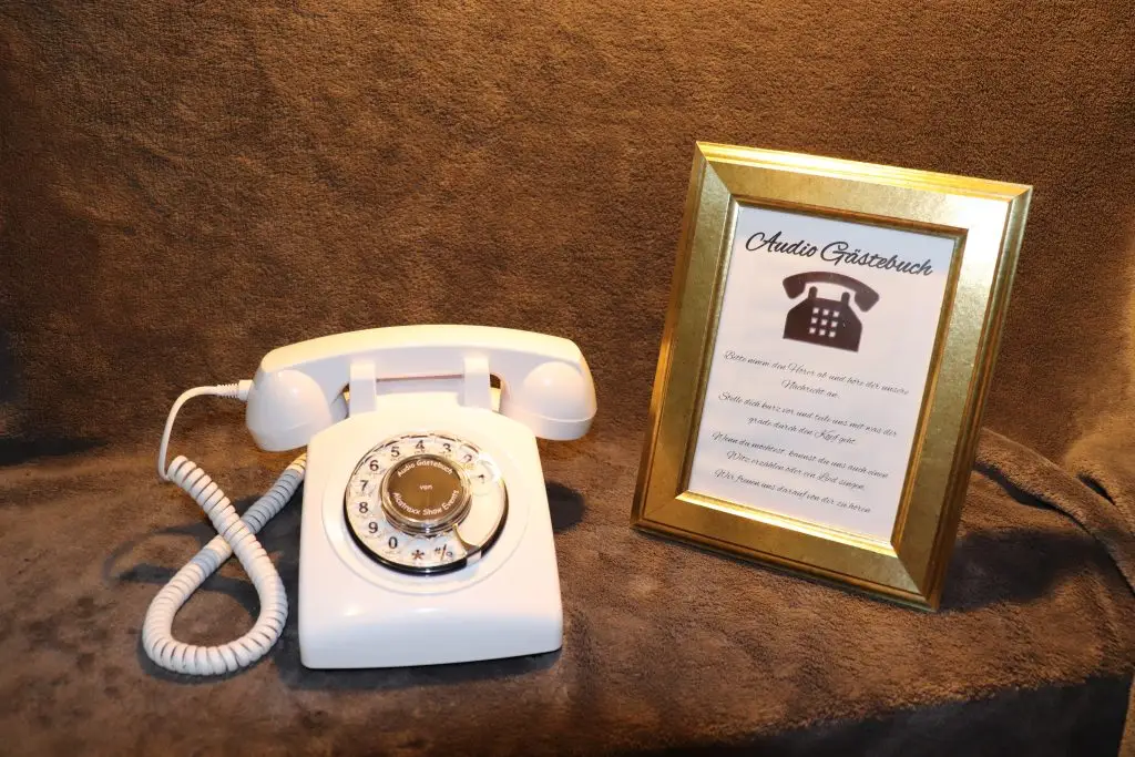 Audio-Gästebuch im Retro-Telefon-Design von AlCatraXX – die besondere Erinnerung für dein Event.